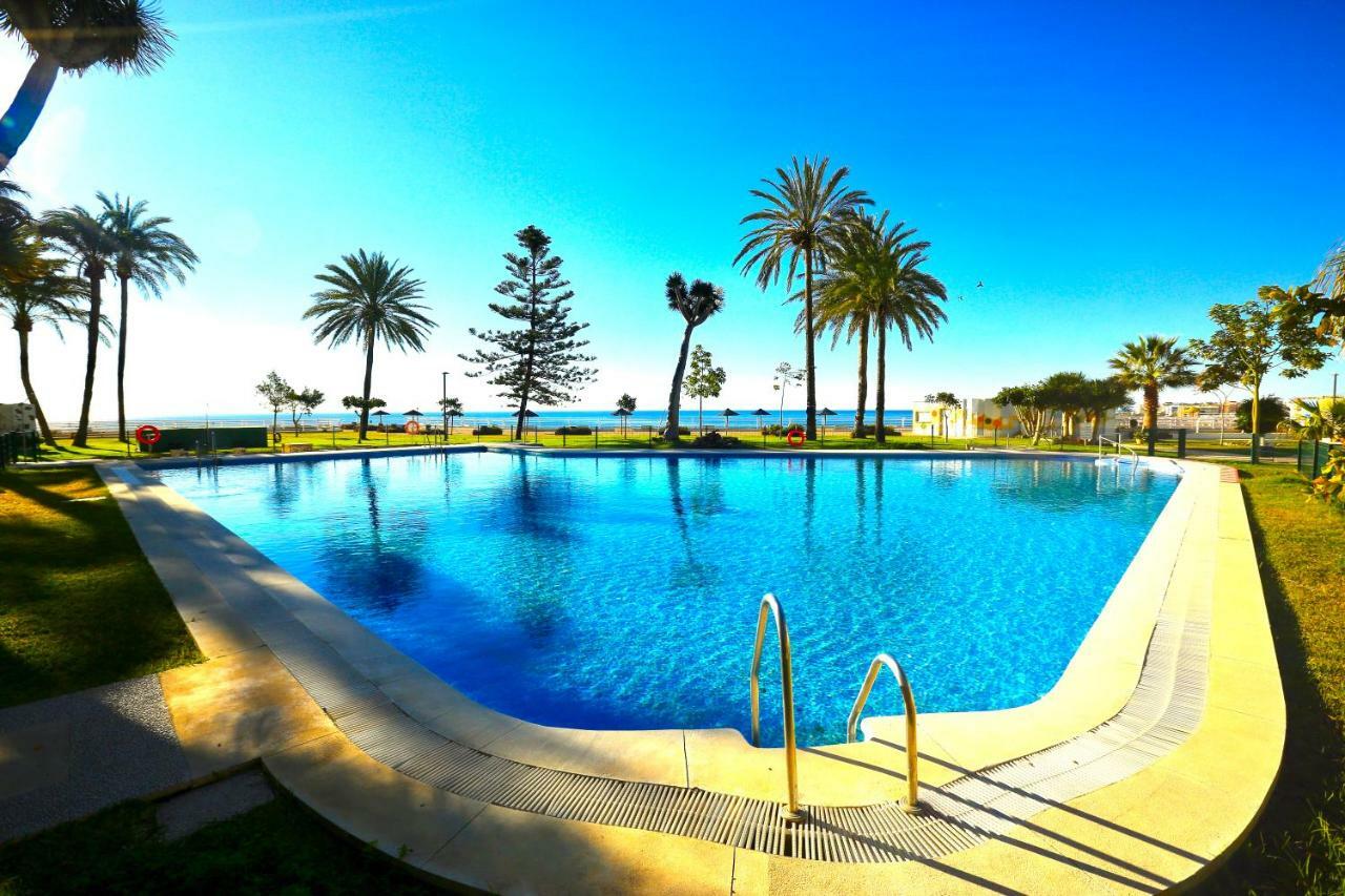 טורמולינוס Magical Sea View Studios מראה חיצוני תמונה